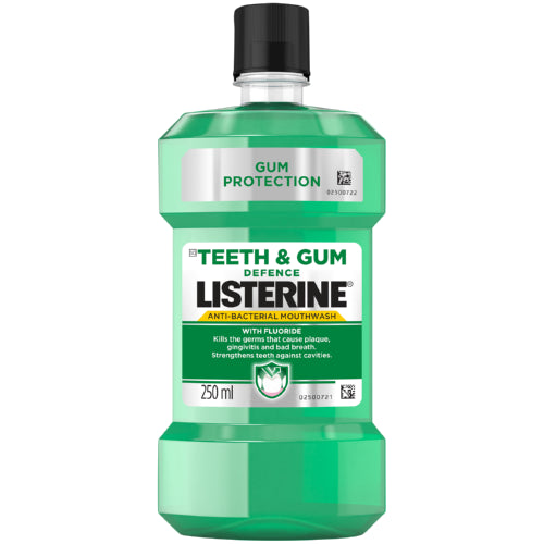 Listerine Mouthwash Teeth & Gum Defence 250ml fluoride is the ultimate teeth and gum defence. The anti-bacterial mouthwash kills the germs that cause plaque, gingivitis and bad breath and strengthens teeth against cavities.