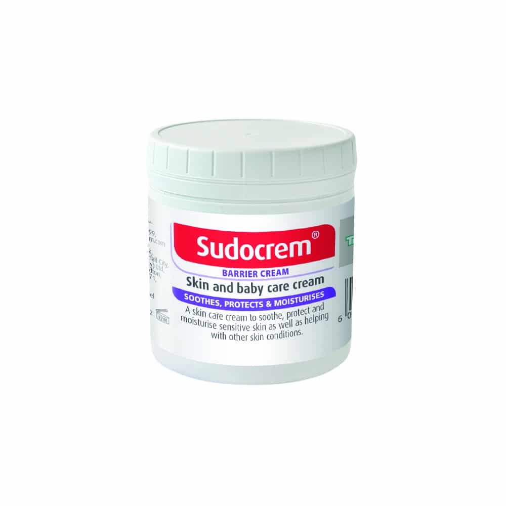 Sudocrem Barrier Cream 60g helps keep nappy rash at bay and deeply nourishes your baby's skin. It also helps to soothe and protect their delicate skin from irritation.
